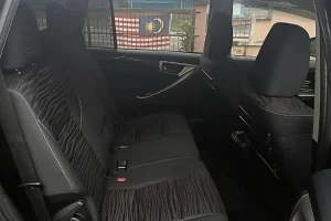 TOYOTA INNOVA AUTO photo 3