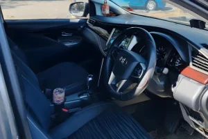 TOYOTA INNOVA AUTO photo 4