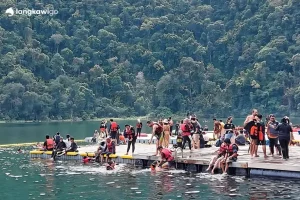 Family on Langkawi island hopping boat tour